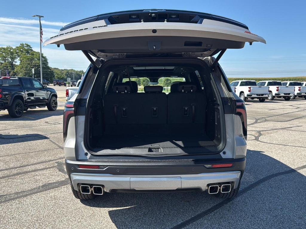 new 2026 Chevrolet Traverse car, priced at $53,560