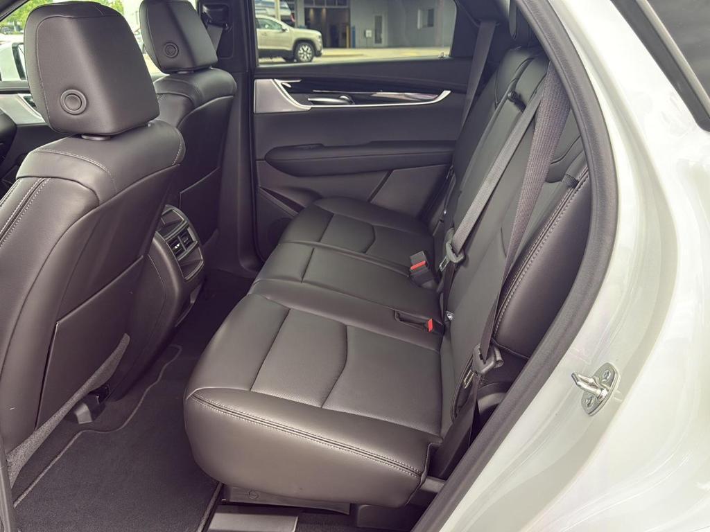 new 2025 Cadillac XT5 car, priced at $58,390