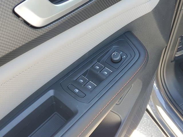 new 2025 Volkswagen Atlas car, priced at $50,101