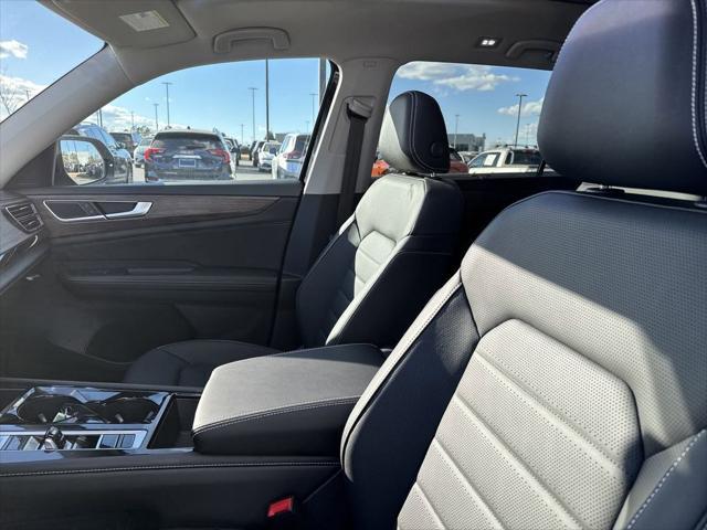 new 2025 Volkswagen Atlas car, priced at $46,168