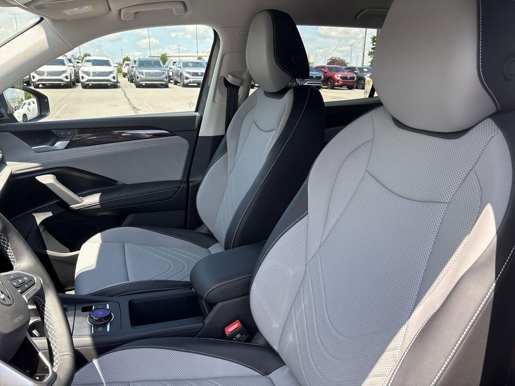 new 2025 Volkswagen Tiguan car, priced at $34,916