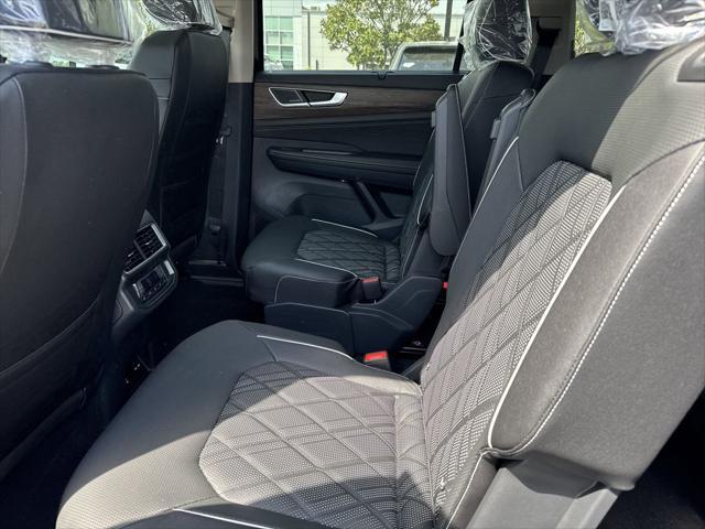 new 2025 Volkswagen Atlas car, priced at $52,009