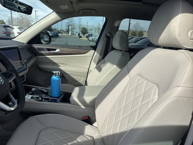 new 2025 Volkswagen Atlas car, priced at $51,411