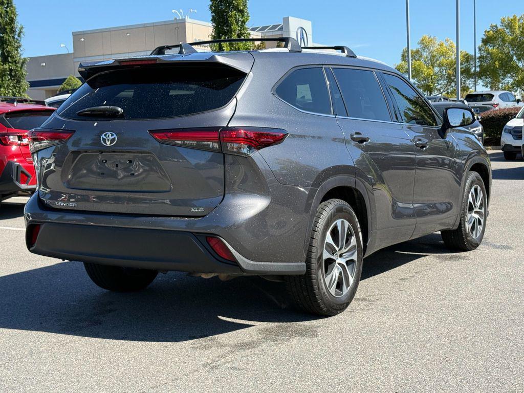 used 2022 Toyota Highlander car, priced at $24,650