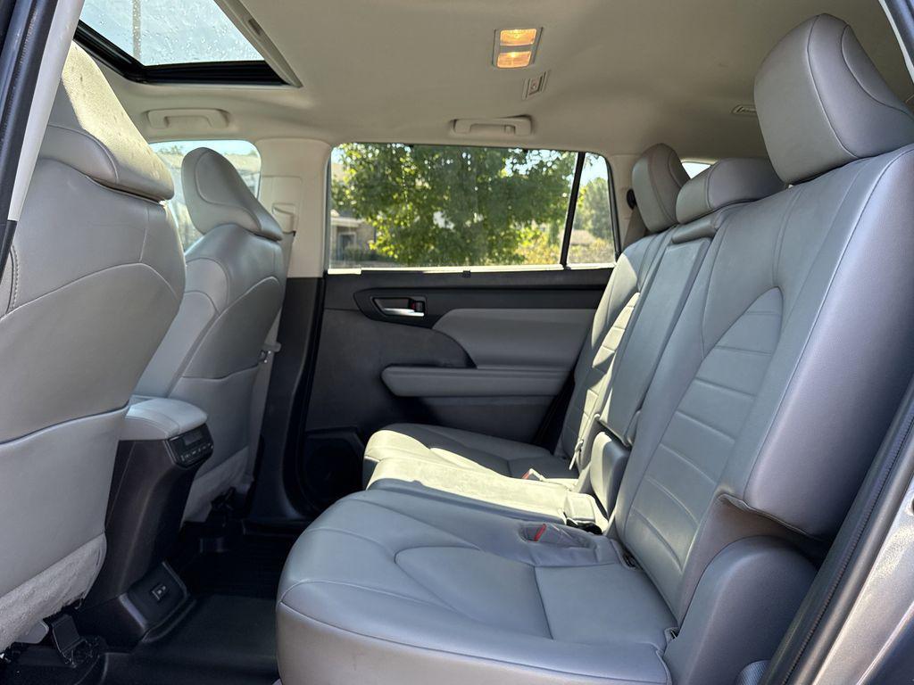 used 2022 Toyota Highlander car, priced at $24,650