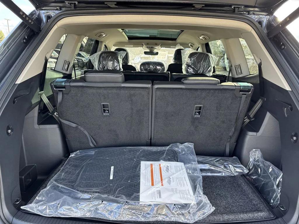 new 2025 Volkswagen Atlas car, priced at $48,150