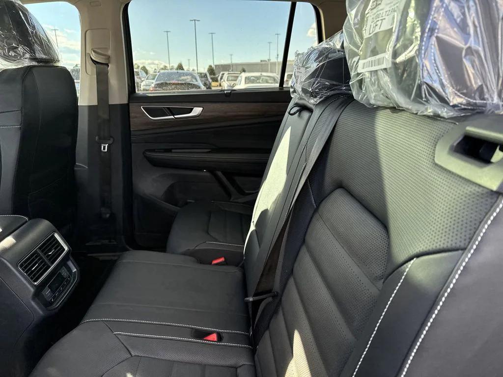 new 2025 Volkswagen Atlas car, priced at $48,150