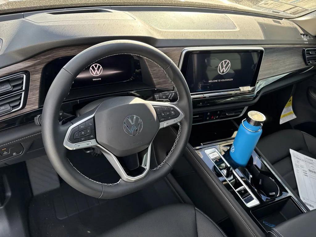 new 2025 Volkswagen Atlas car, priced at $48,150