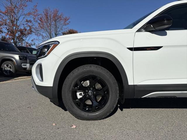 new 2025 Volkswagen Atlas car, priced at $45,404