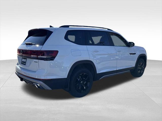 new 2025 Volkswagen Atlas car, priced at $45,404