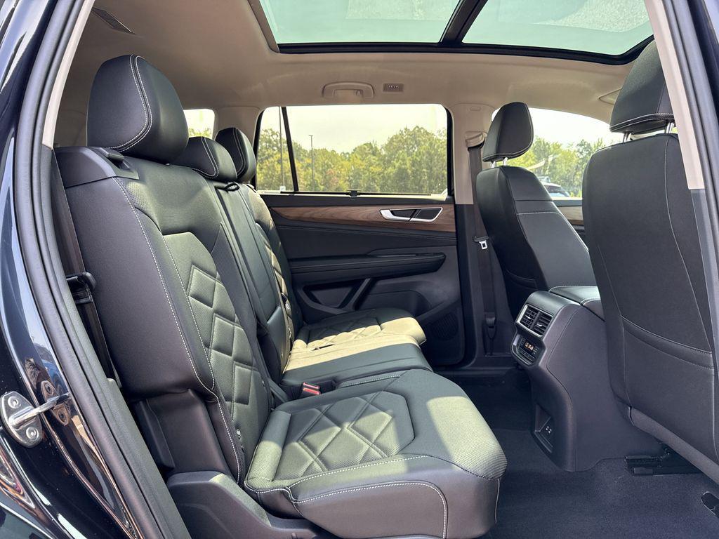 new 2025 Volkswagen Atlas car, priced at $44,636