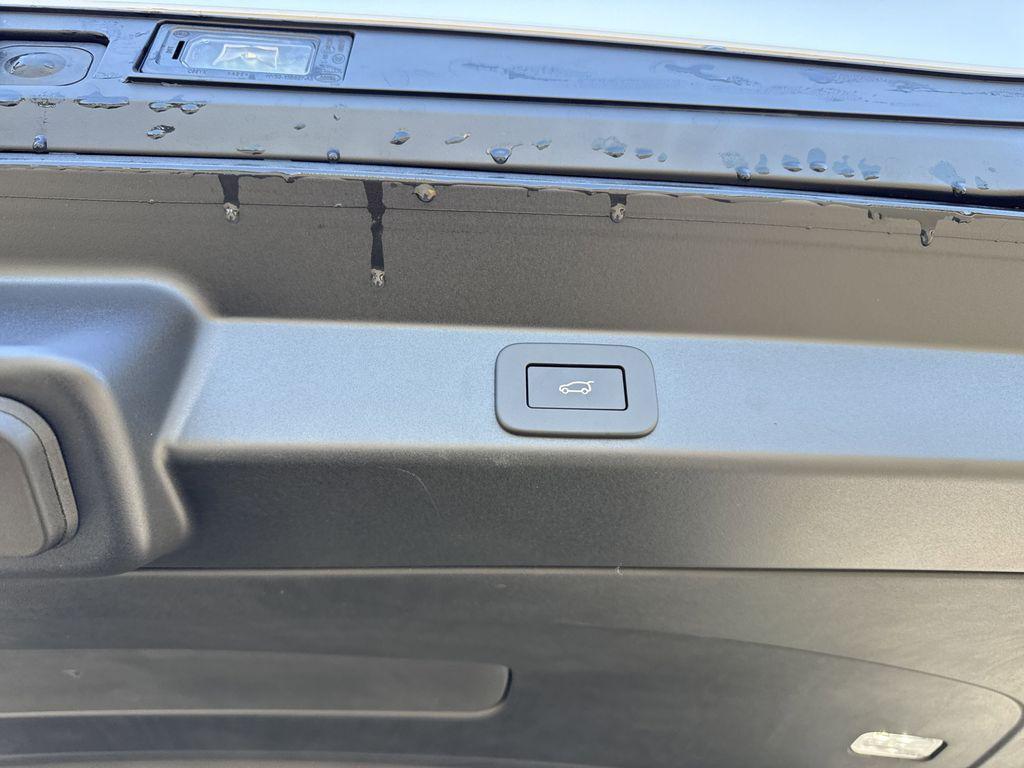 new 2025 Land Rover Range Rover Sport car, priced at $102,080