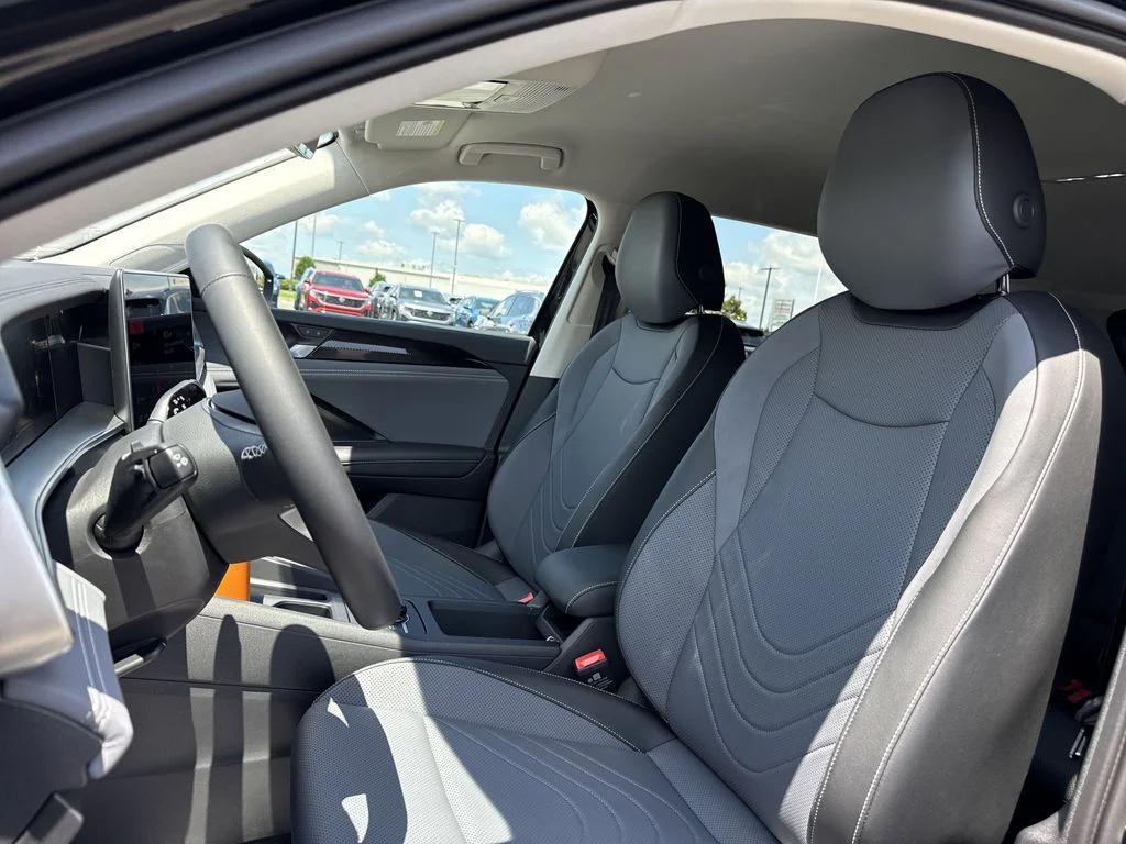 new 2025 Volkswagen Tiguan car, priced at $33,750