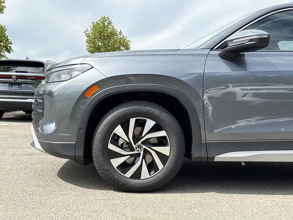 new 2025 Volkswagen Tiguan car, priced at $31,336