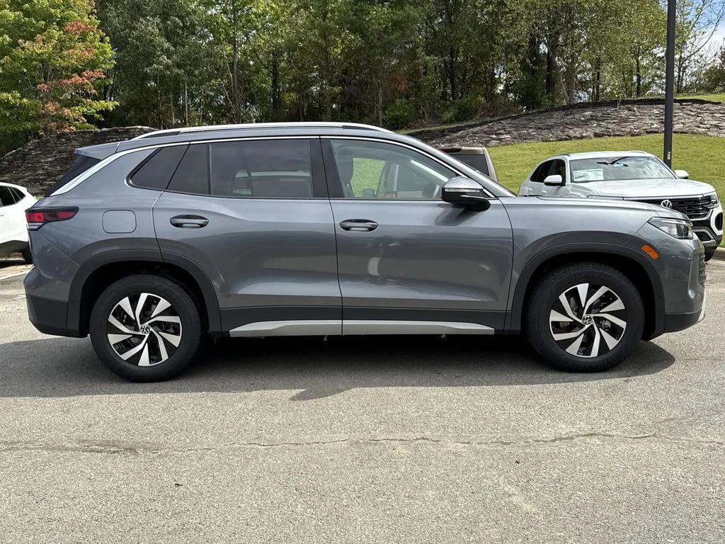 new 2025 Volkswagen Tiguan car, priced at $31,336
