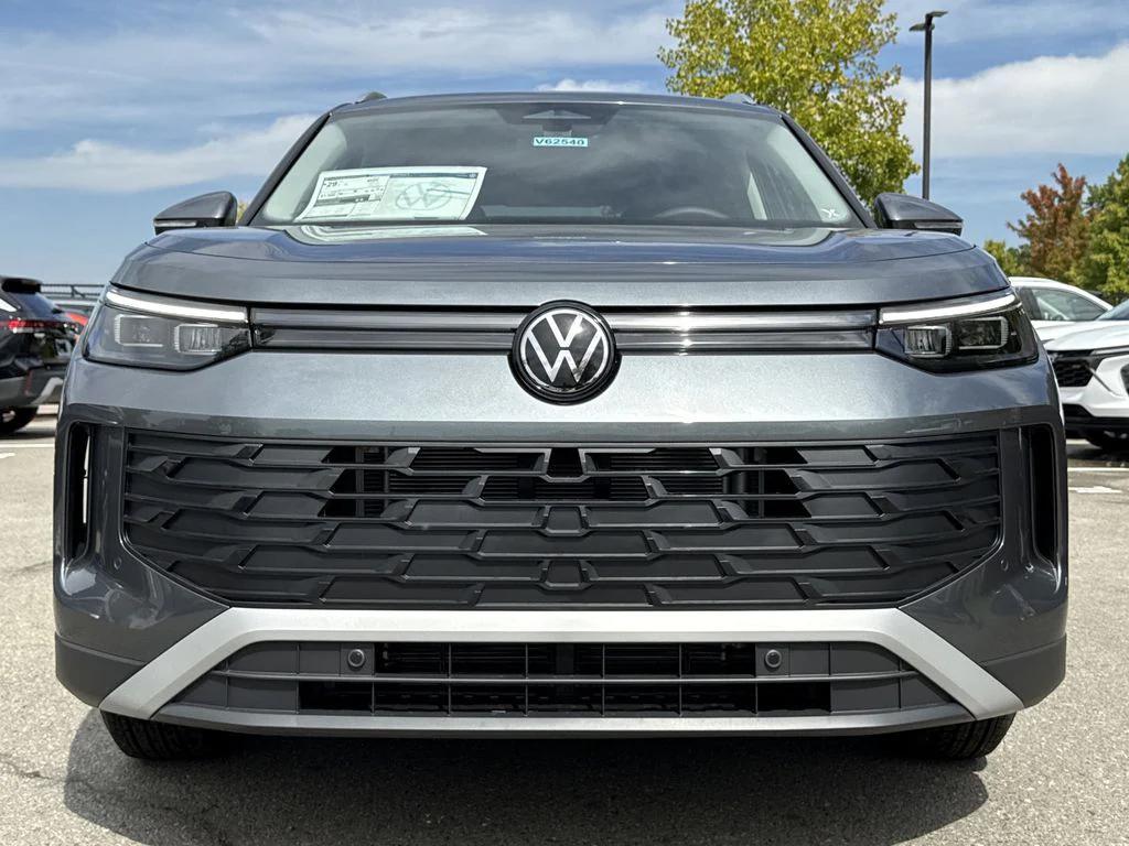 new 2025 Volkswagen Tiguan car, priced at $31,336