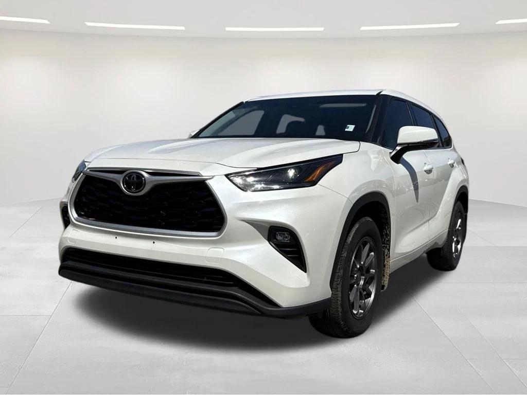 used 2021 Toyota Highlander car, priced at $31,350