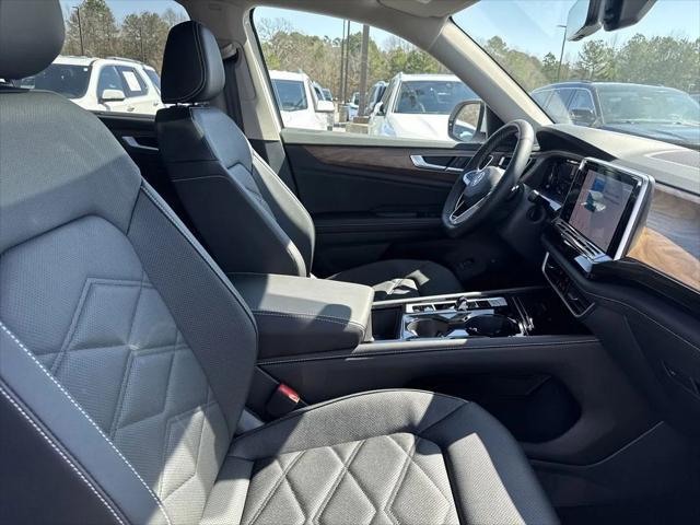 new 2025 Volkswagen Atlas car, priced at $44,061