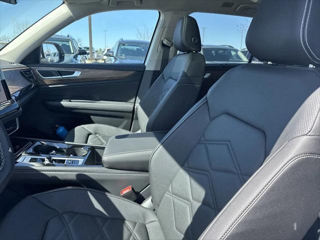 new 2025 Volkswagen Atlas car, priced at $44,061