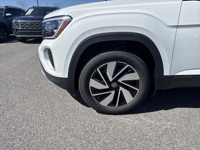 new 2025 Volkswagen Atlas car, priced at $44,061