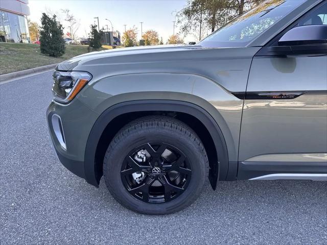 new 2025 Volkswagen Atlas car, priced at $45,404