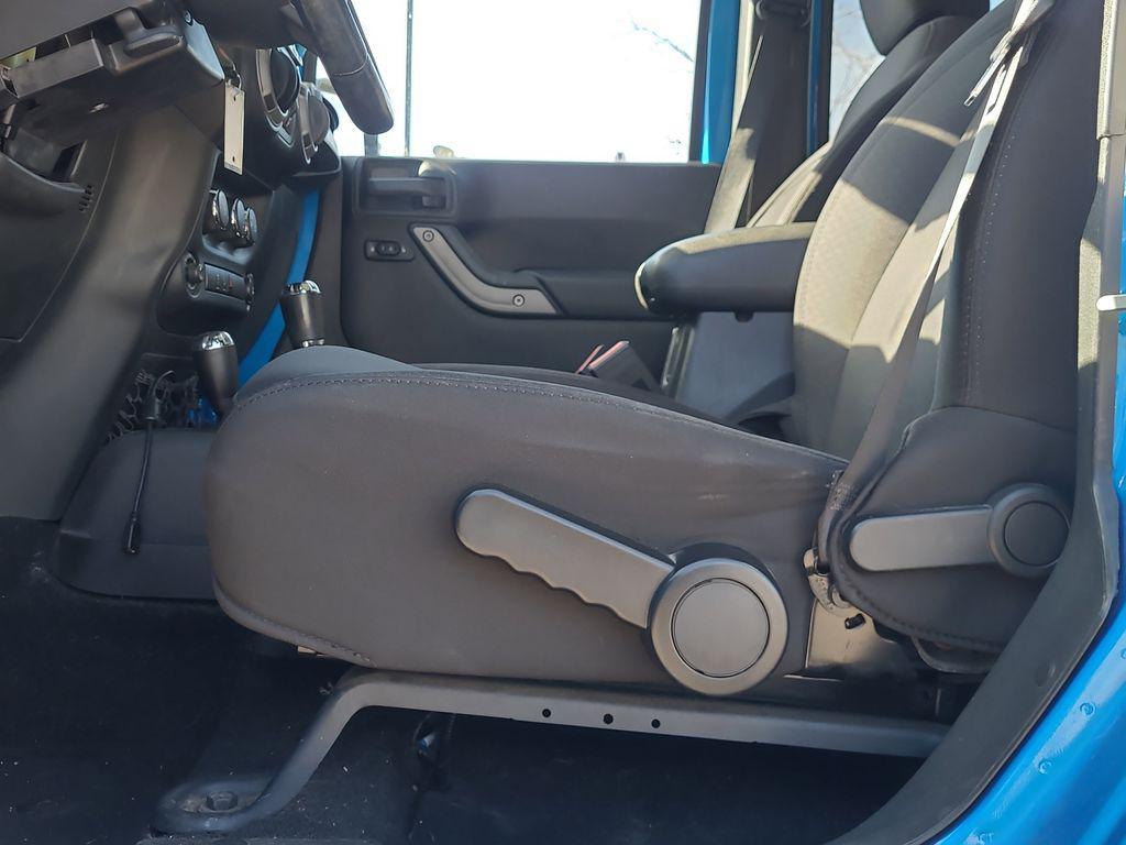 used 2015 Jeep Wrangler Unlimited car, priced at $17,000