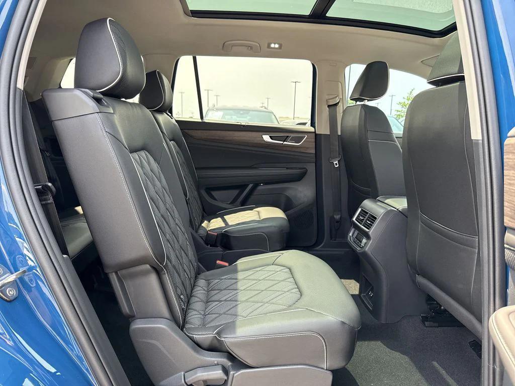 new 2025 Volkswagen Atlas car, priced at $54,709