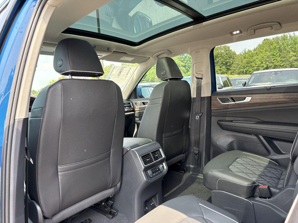 new 2025 Volkswagen Atlas car, priced at $54,709