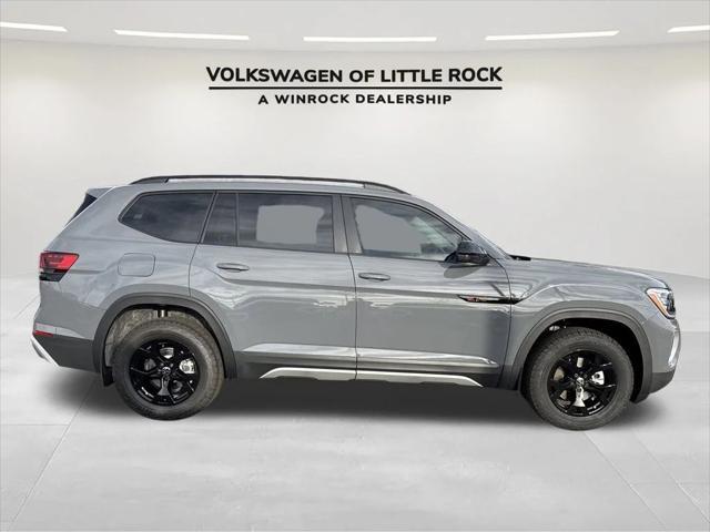 new 2025 Volkswagen Atlas car, priced at $46,670