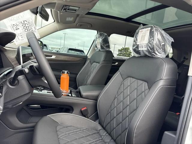 new 2025 Volkswagen Atlas car, priced at $54,946