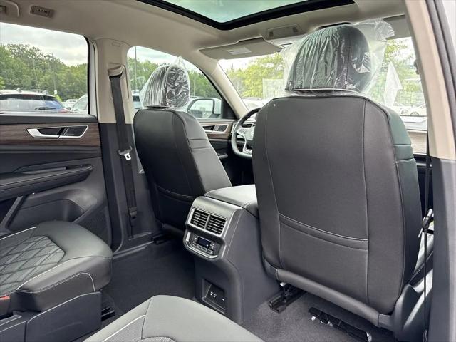 new 2025 Volkswagen Atlas car, priced at $54,946
