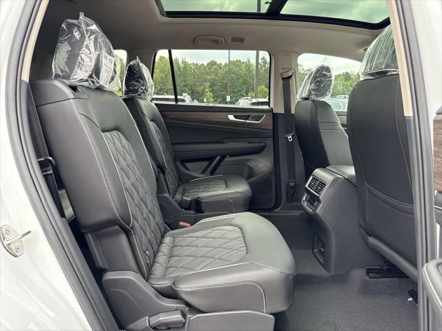new 2025 Volkswagen Atlas car, priced at $54,946