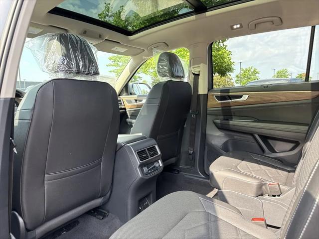 new 2025 Volkswagen Atlas car, priced at $45,712