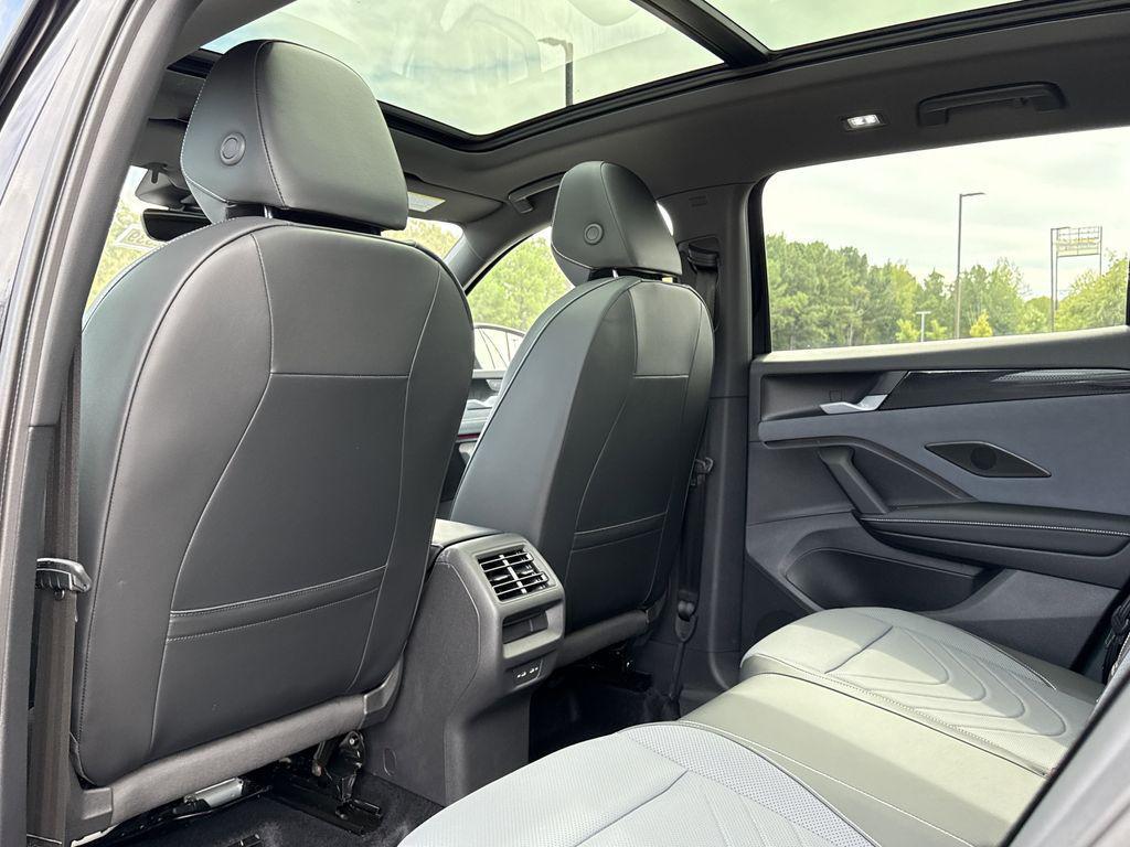 new 2025 Volkswagen Tiguan car, priced at $37,747
