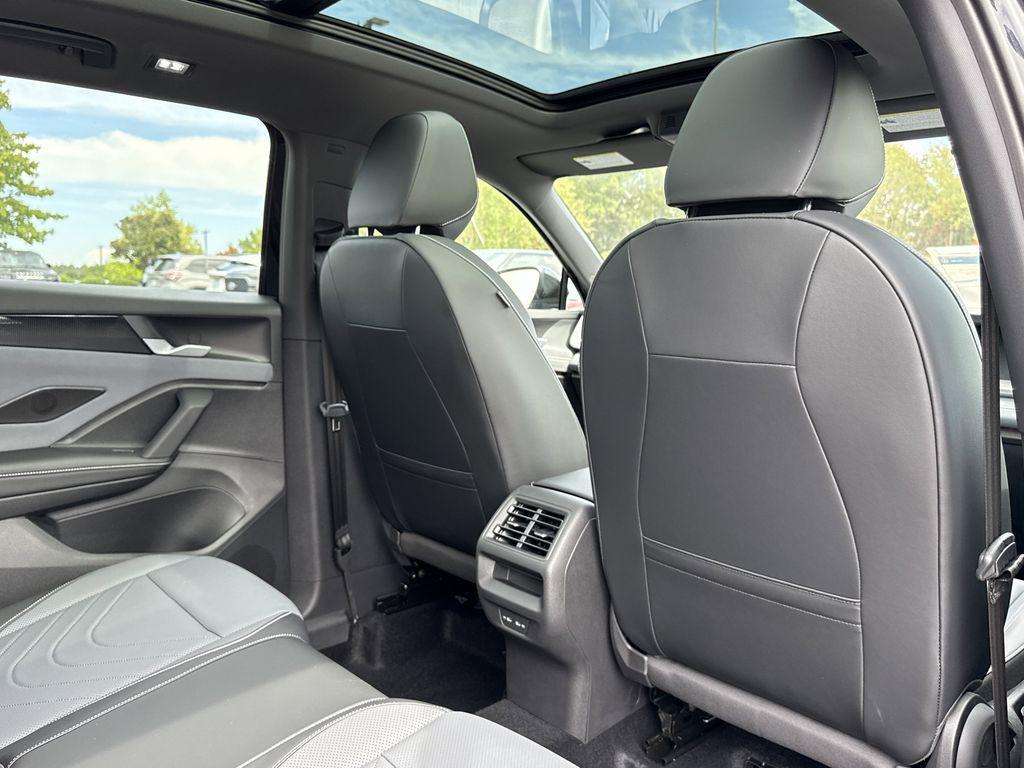 new 2025 Volkswagen Tiguan car, priced at $37,747