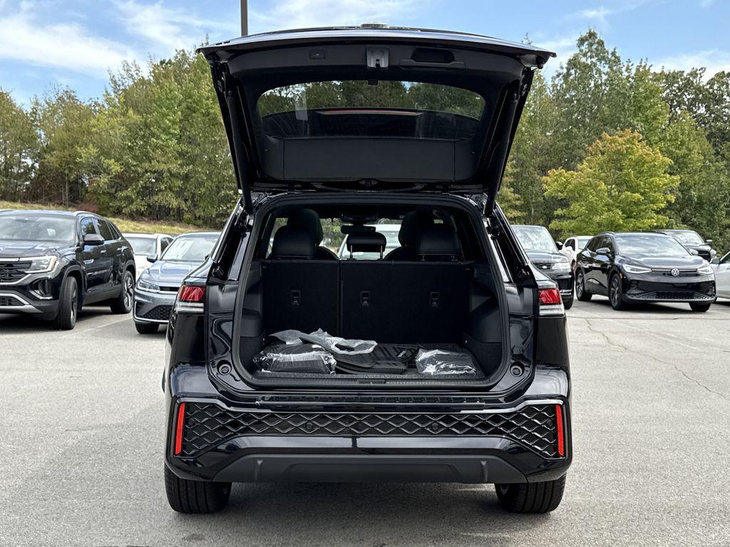 new 2025 Volkswagen Tiguan car, priced at $37,747