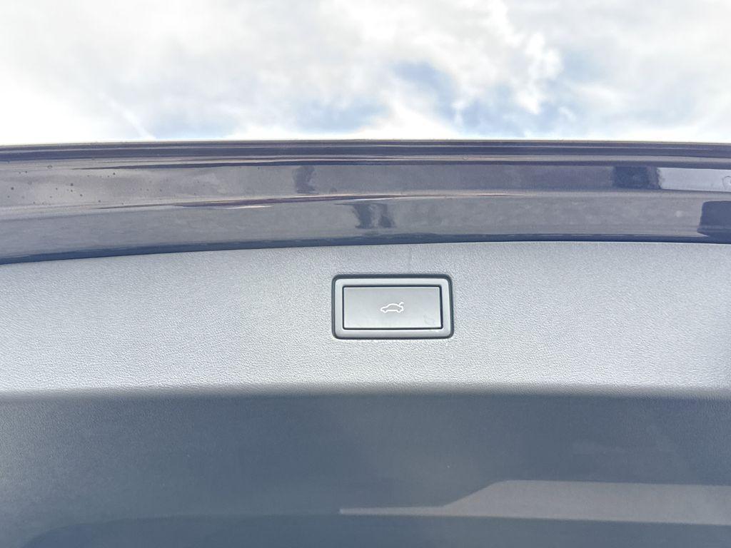 new 2025 Volkswagen Tiguan car, priced at $37,747