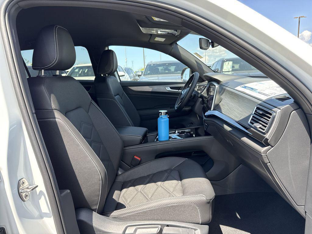 new 2025 Volkswagen Atlas Cross Sport car, priced at $41,732