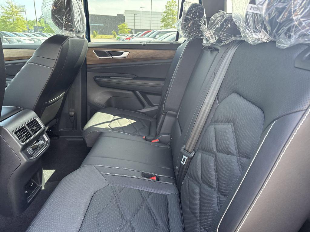 new 2025 Volkswagen Atlas car, priced at $45,200