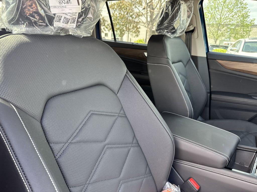 new 2025 Volkswagen Atlas car, priced at $45,200