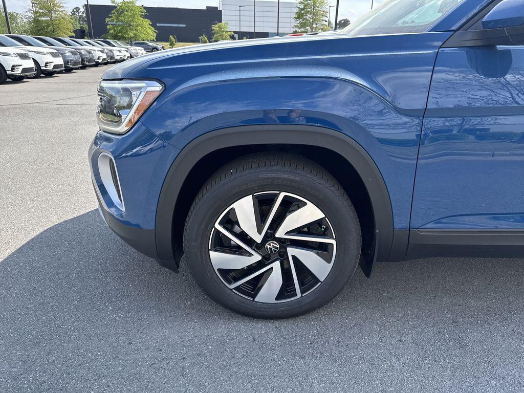 new 2025 Volkswagen Atlas car, priced at $45,200