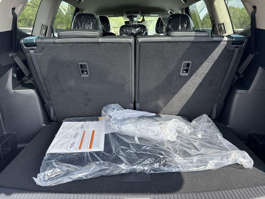 new 2025 Volkswagen Atlas car, priced at $45,200