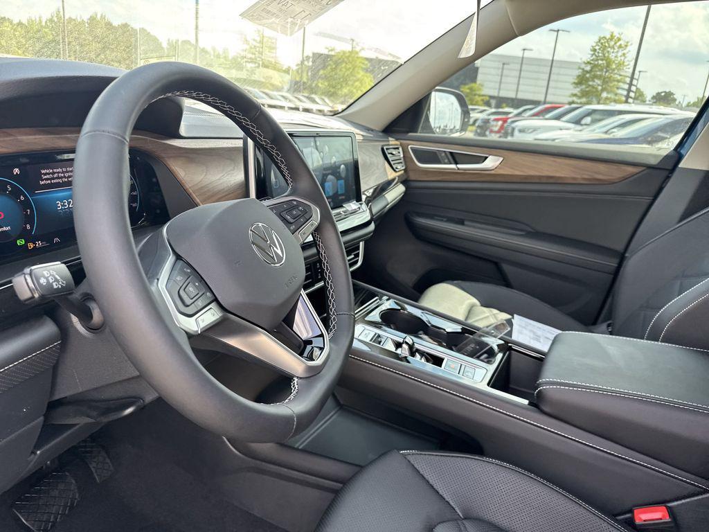 new 2025 Volkswagen Atlas car, priced at $45,200