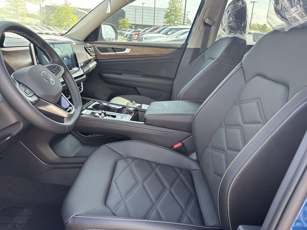 new 2025 Volkswagen Atlas car, priced at $45,200