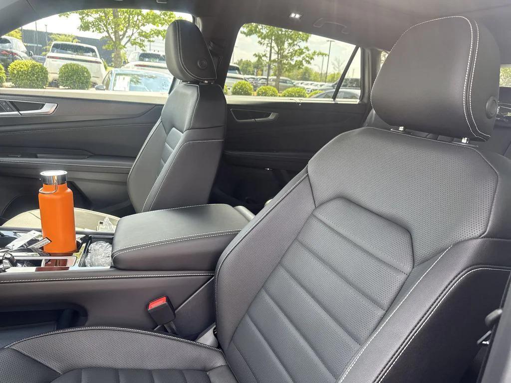 new 2025 Volkswagen Atlas Cross Sport car, priced at $47,089