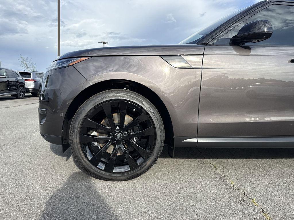new 2025 Land Rover Range Rover Sport car, priced at $97,060