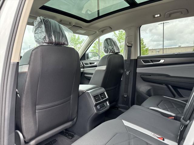 new 2025 Volkswagen Atlas car, priced at $46,577