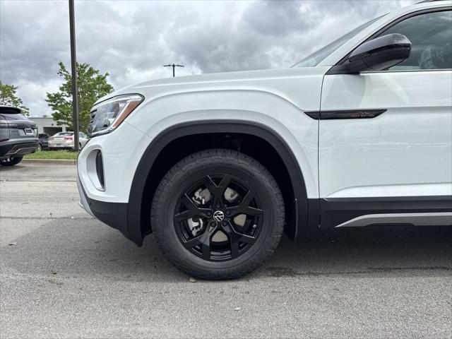 new 2025 Volkswagen Atlas car, priced at $46,577