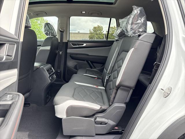 new 2025 Volkswagen Atlas car, priced at $46,577