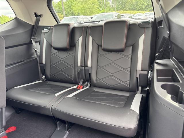 new 2025 Volkswagen Atlas car, priced at $46,577